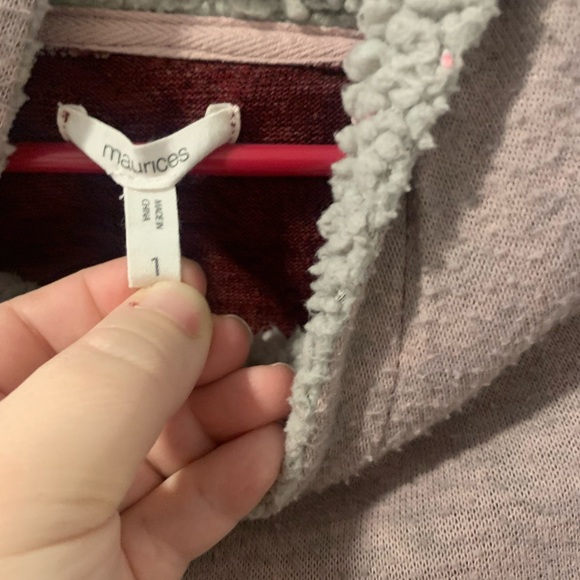 Maurice’s PullOver (1X) - Picture 2 of 2